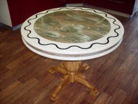 Сборка круглого стола в Ломоносове