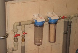Установка проточного фильтра для воды в Ломоносове