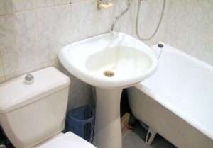 Установка раковины тюльпан в ванной в Ломоносове
