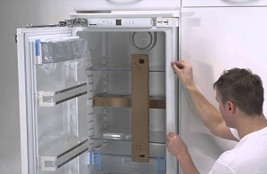 Установка встраиваемого холодильника в Ломоносове